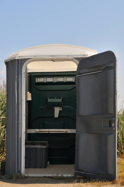 Best Porta potty rental near me  in Hutto, TX